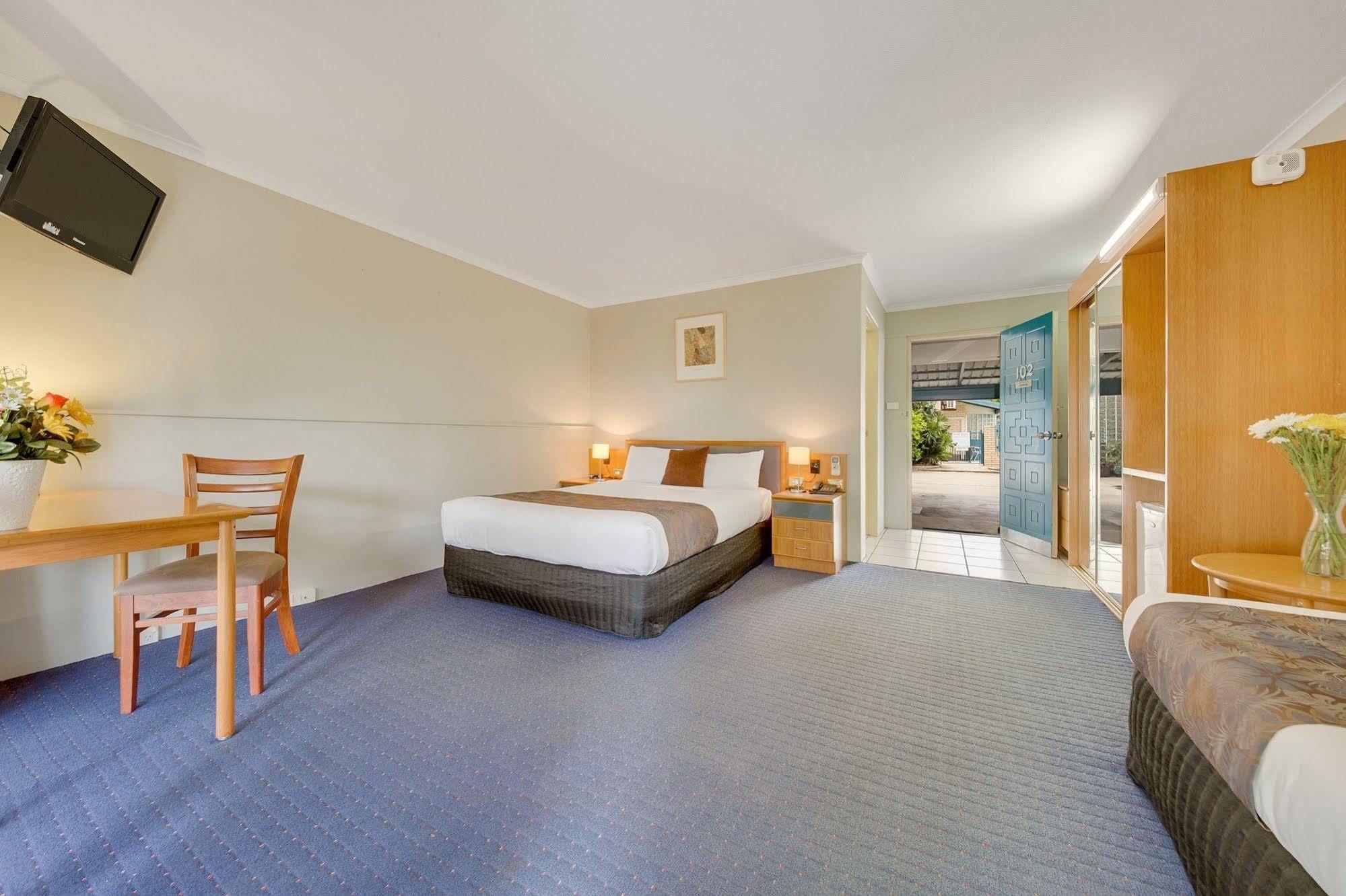 Gladstone Palms Motor Inn Kültér fotó