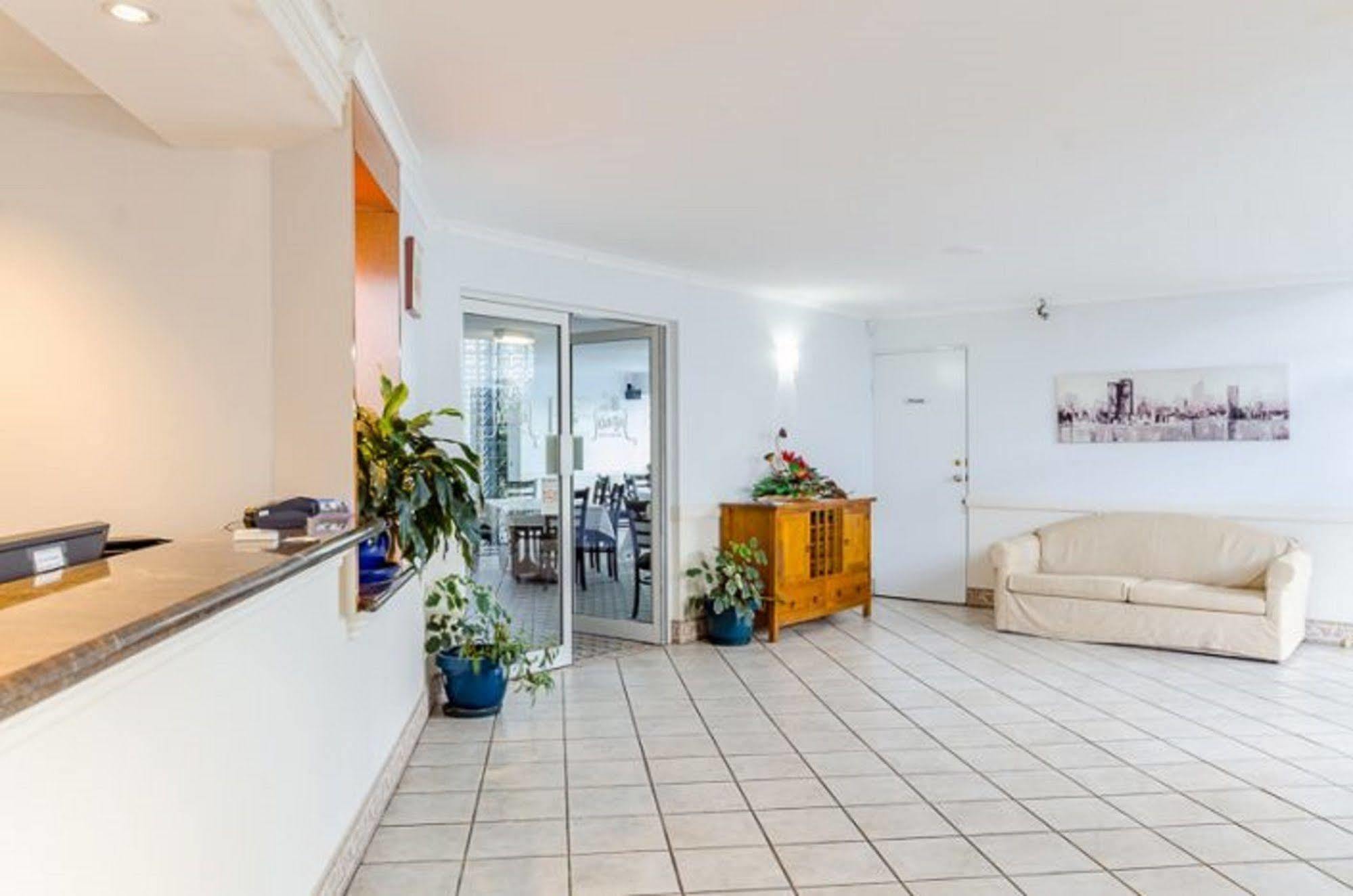 Gladstone Palms Motor Inn Kültér fotó
