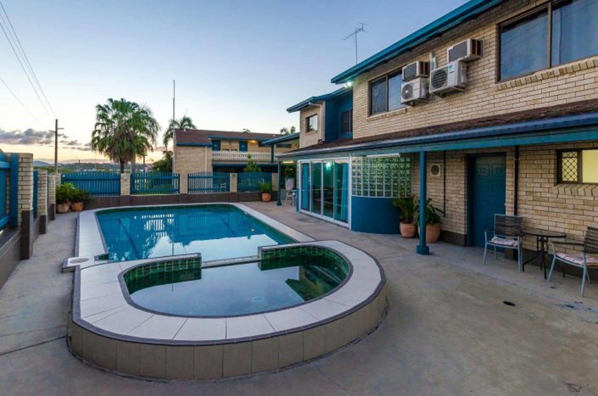 Gladstone Palms Motor Inn Kültér fotó